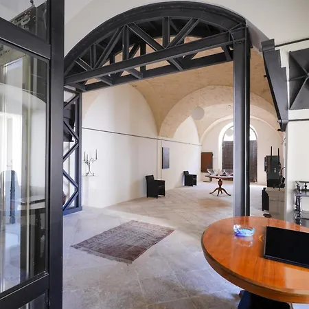 Palazzo Della Torre 002 - Historical Modern Bari