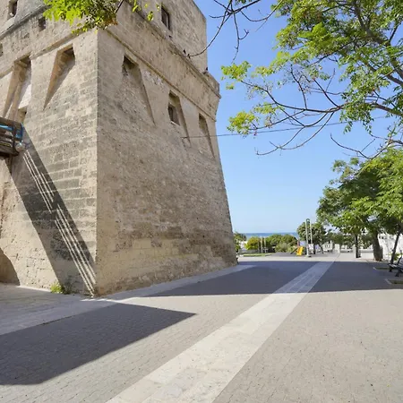 Palazzo Della Torre 002 - Historical Modern باري