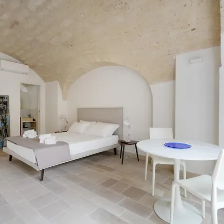 Palazzo Della Torre 002 - Historical Modern باري