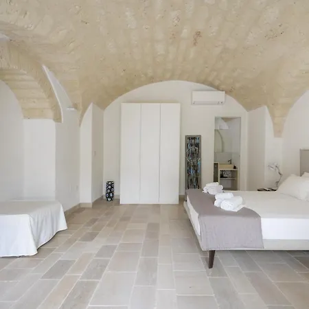 Palazzo Della Torre 002 - Historical Modern * باري